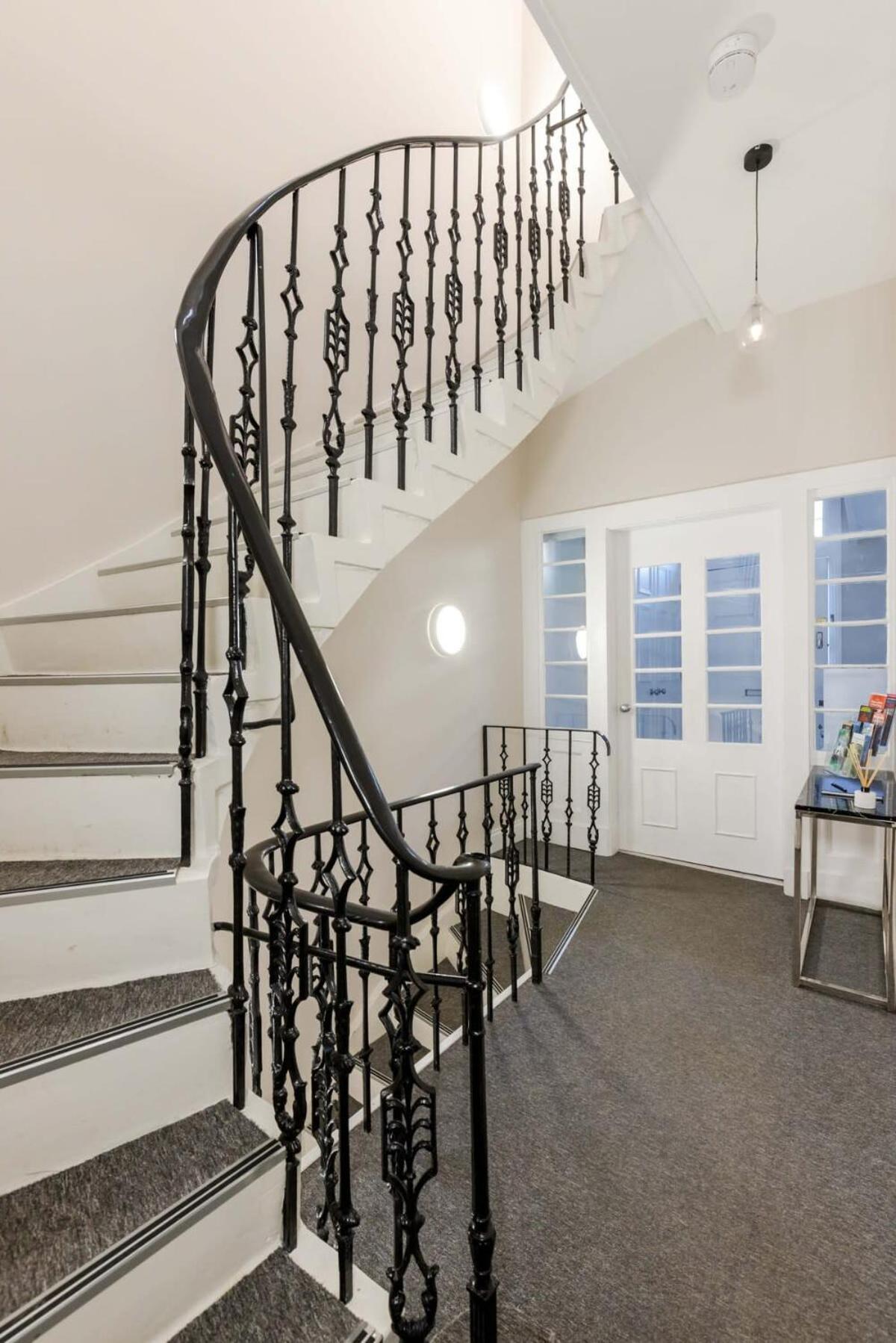 Dragon Suites - Edinburgh City Centre 2 Bed Apartment Bagian luar foto